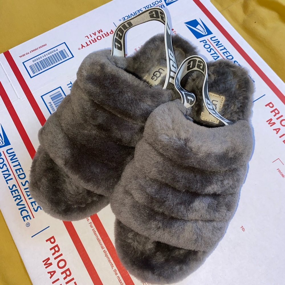 UGG fluff yeah slide sandal🖤